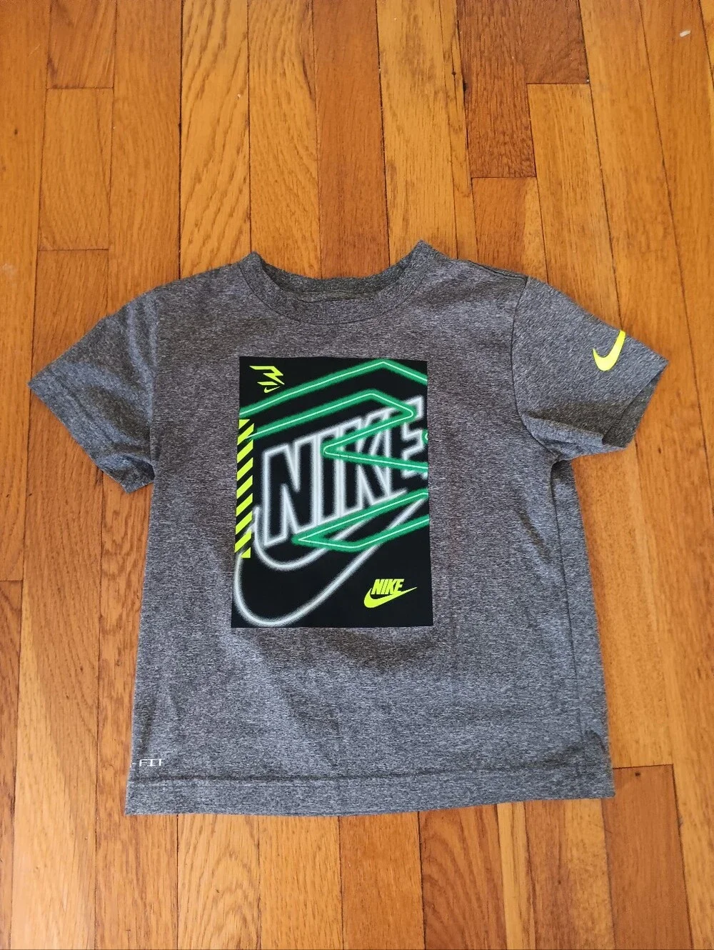 Nike three short